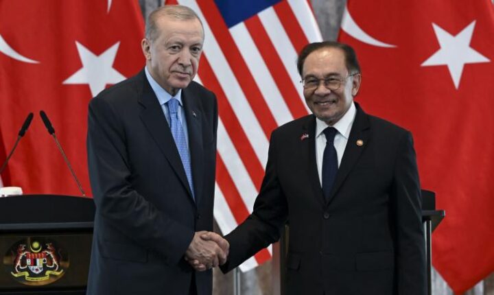 Türkiye Cumhuriyeti Cumhurbaşkanı Erdoğan, Malezya Başbakanı İbrahim ile görüştü