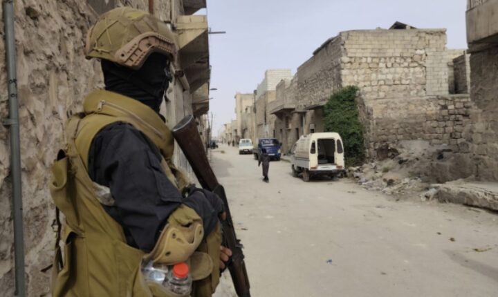 Halep’te güvenlik operasyonu: Devrik rejimin Hava Kuvvetleri Komutanı tutuklandı