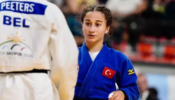 Milli judocu Yağmur Yılmaztürk’ten gümüş madalya.