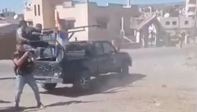 Suriye’de çatışmalar sürüyor: Aşiretlerin çatışmasında 99 kişi öldü