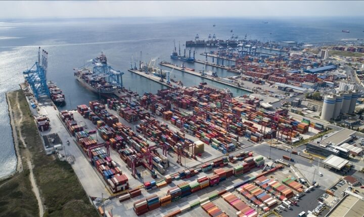 Türkiye’nin komşularına ihracatı yılın ilk yarısında 13,3 milyar dolara ulaştı