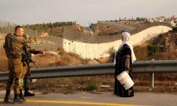 İsrail askerleri Şam’da sivillere ateş açtı