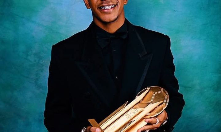 🏆 2025 Kopa Trophy’nin kazananı Lamine Yamal oldu.