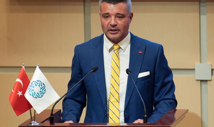 Sayın Sadettin Saran, Olağanüstü Seçimli Genel Kurul Toplantısında aldığı 12.325 oyla Fenerbahçe,ye Başkan seçildi.