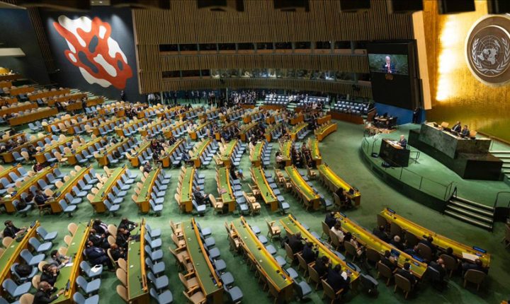 BM Genel Kurulu’nda protesto edilen Netanyahu boş salona konuştu