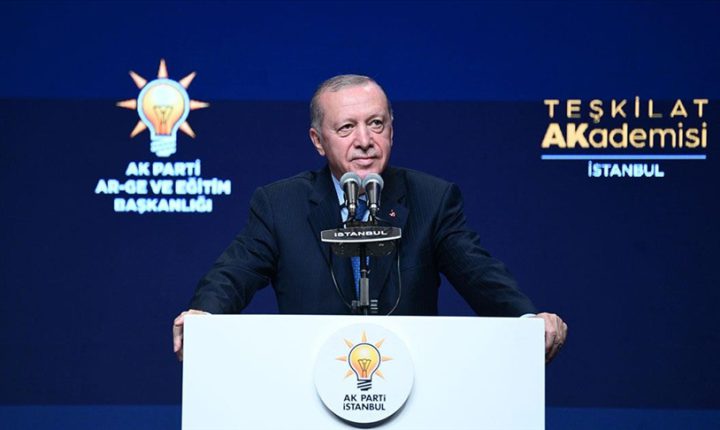Türkiye Cumhuriyeti Cumhurbaşkanı Erdoğan: (Terörsüz Türkiye Cumhuriyeti) Felaket tellalları ne derse desin istikrarla hedefe doğru ilerliyoruz