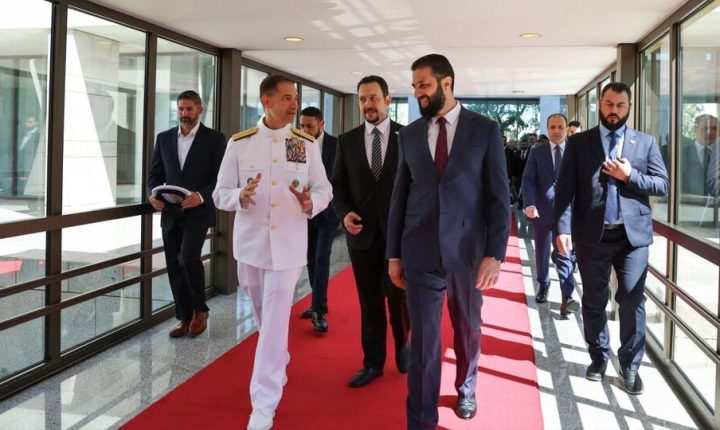 Suriye Cumhurbaşkanı Şara CENTCOM Komutanı ile görüştü