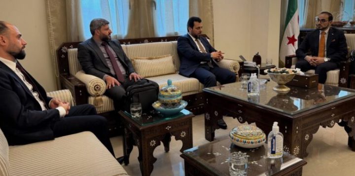 Suriye Dışişleri Bakanlığı Heyeti, Lübnan’daki Suriye Büyükelçiliği’ni Ziyaret Etti