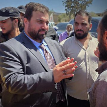 Süveyda Valisi ve İç Güvenlik Komutanı Tuğgeneral Tahan Dera’daki Birkaç Barınma Merkezi’ni Ziyaret Etti