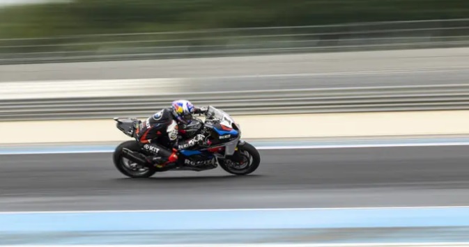 Toprak Razgatlıoğlu, Fransa’da “2’de 2” yaptı