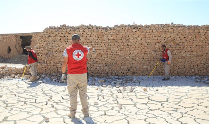 Uluslararası Kızılhaç Komitesi, Suriye’de patlamamış mühimmatları temizliyor