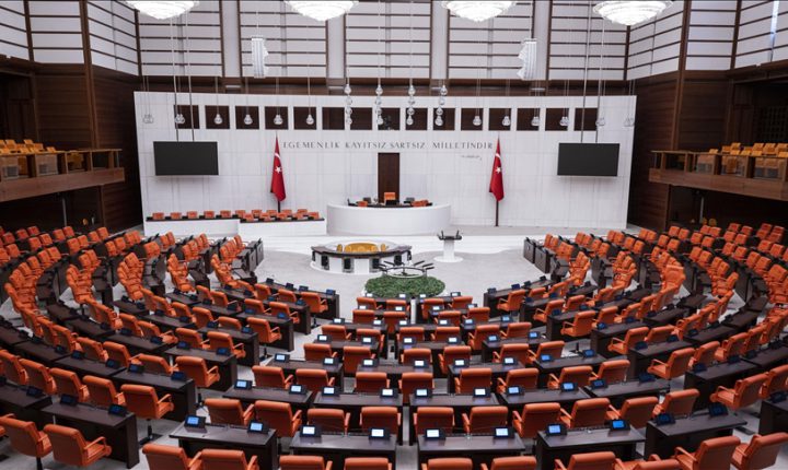 Yeni yasama yılı yarın başlıyor