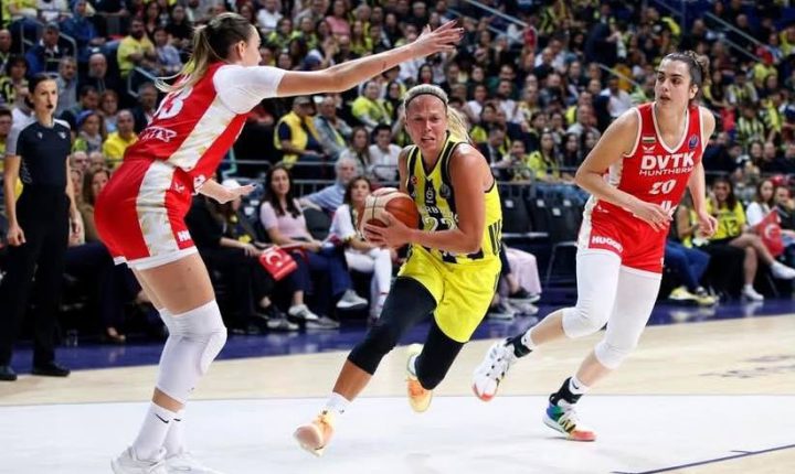 Fenerbahçe Opet’ten 4’te 4…