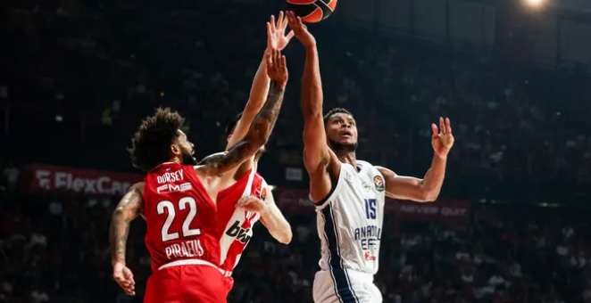 Anadolu Efes’ten ikinci galibiyet