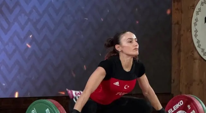 Cansel Özkan bronz madalya kazandı