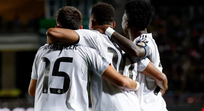 Real Madrid 5 golle kazandı