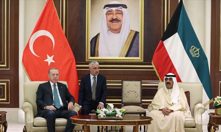 Türkiye Cumhuriyeti Cumhurbaşkanı Erdoğan, Kuveyt Emiri el Sabah ile bir görüşme gerçekleştirdi