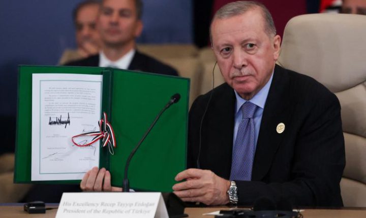 Türkiye Cumhuriyeti Cumhurbaşkanı Erdoğan “Şarm el-Şeyh Anlaşması”nın imza törenine katıldı