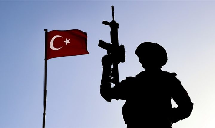 Türk askerinin Irak ve Suriye’deki görev süresi 3 yıl daha uzatıldı