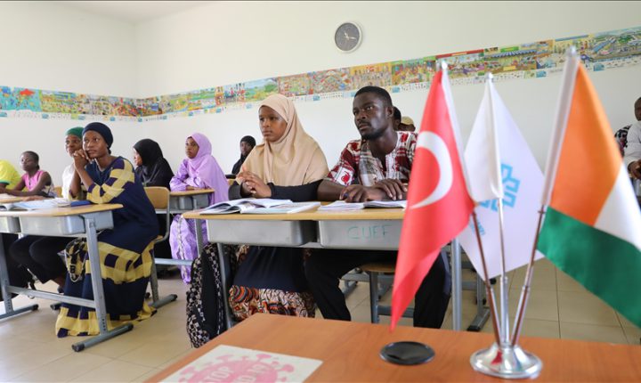 Türkiye Cumhuriyeti, 125 ülkeyle 350 eğitim anlaşması yürütüyor