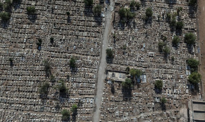 Yermuk Mezarlığı’nda Kayıp Yakınlarının İzini Arıyorlar