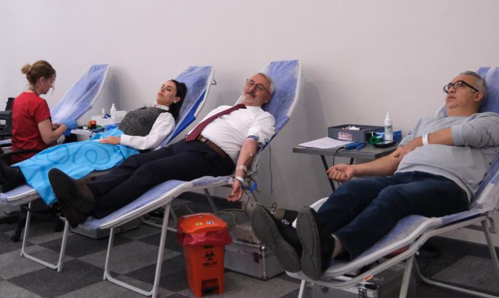 Üretimleriyle Türk Güvenlik Güçlerine Sürekli Taze Kan Sağlayan MKE’nin Personeli Şimdi de Kızılay’a Taze Kan Bağışında Bulundu