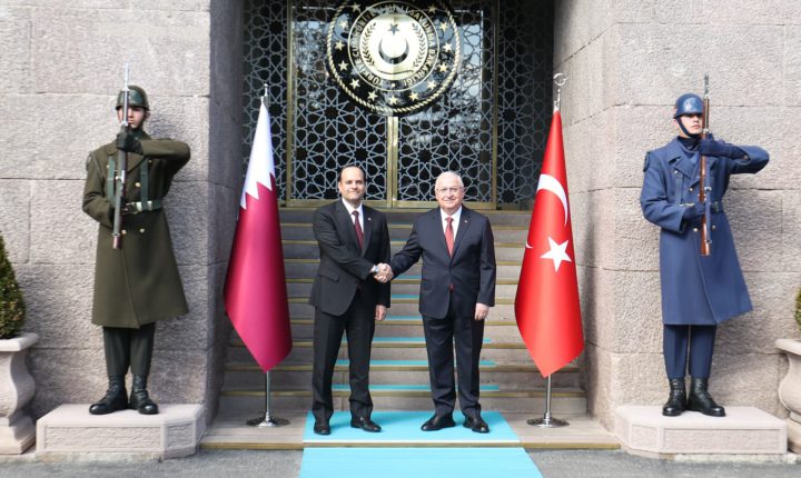 Türkiye Cumhuriyeti Millî Savunma Bakanı Yaşar Güler, Ankara’ya resmî ziyaret gerçekleştiren Katar Başbakan Yardımcısı ve Savunma Bakanı Şeyh Saud Bin Abdurrahman Bin Hasan Bin Ali Al Sani ile Millî Savunma Bakanlığında bir araya geldi.