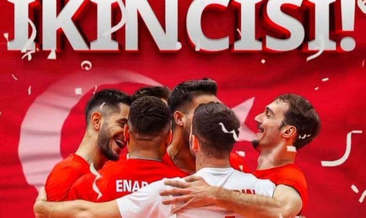 Voleybolda Gümüş madalya!