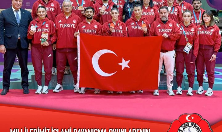 Millilerimiz İslami Dayanışma Oyunları’nın bireysel müsabakalarını zirvede tamamladı!   8–10 Kasım 2025 tarihleri arasında Suudi Arabistan’ın başkenti Riyad’da düzenlenen 6. İslami Dayanışma Oyunları’nda Milli judokalarımız bireysel ve takım müsabakalarında toplam 6 Altın , 2 Bronz  madalya kazanarak ülke sıralamasında zirvede yer aldı!