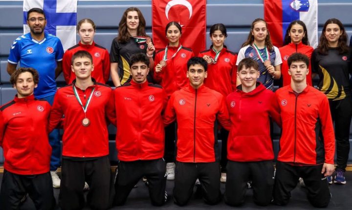 🇹🇷🎾Milli badmintoncularımız, Uluslararası Macaristan Turnuvası’nda 3 bronz madalya kazandı.👏