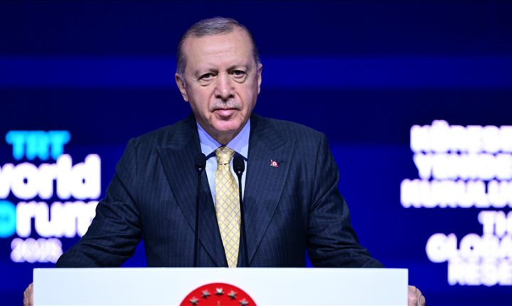Türkiye Cumhuriyeti Cumhurbaşkanı Erdoğan: Türkiye, Gazze’nin ayağa kaldırılması için tüm gövdesini taşın altına koymaya hazır