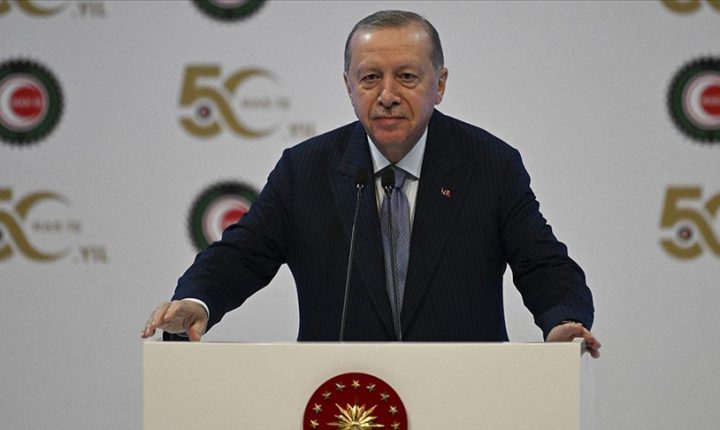 Türkiye Cumhuriyeti Cumhurbaşkanı Erdoğan: Alın teri ve emek hiçbir ideolojiye ipotek edilemeyecek kadar kutsaldır