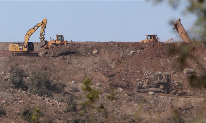 Filistin topraklarını gasbeden İsrailliler, Suriye topraklarında kaçak yerleşim yeri kurma girişiminde bulundu