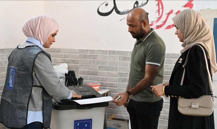 Irak’ta genel seçimler için oy kullanma işlemi sona erdi