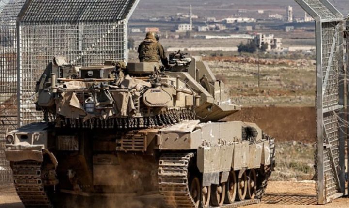 İsrail, tanklarla Suriye’ye girerek köylere operasyon düzenledi.