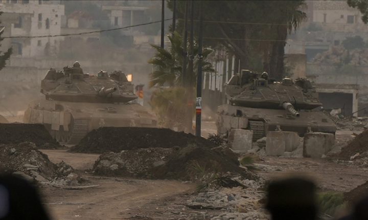 İsrail ordusu, Suriye’nin Kuneytra ilinde bir bölgeyi topçu ateşiyle hedef aldı