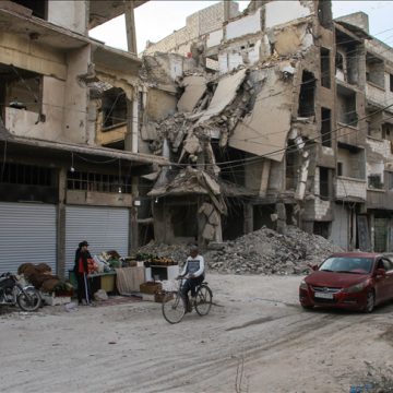 Savaşın yıktığı Şam’daki Yermük Kampı’nda, binlerce ailenin geri dönüşüyle hayat yeniden filizleniyor