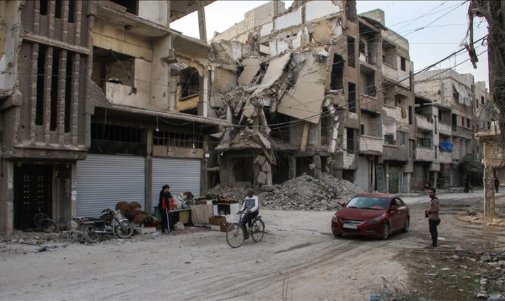 Savaşın yıktığı Şam’daki Yermük Kampı’nda, binlerce ailenin geri dönüşüyle hayat yeniden filizleniyor