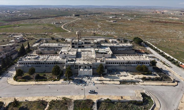 Suriye’de devrik rejimin saldırılarında yıkılan Maarratünnuman Hastanesi yeniden hizmete açılmayı bekliyor