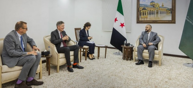 Suriye Savunma Bakanı, AB Suriye Misyonu Maslahatgüzarını Kabul Etti