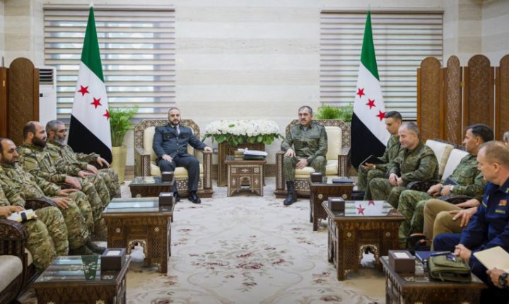 Suriye Savunma Bakanı, Rusya’dan Üst Düzey Heyeti Kabul Etti
