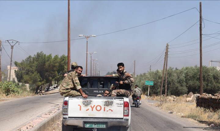 Suriye’nin güneyindeki Suveyda ilinde düzenlenen saldırıda bir asker hayatını kaybetti
