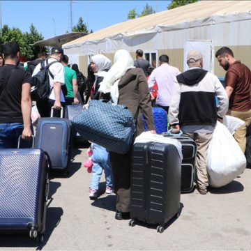 BM, gelecek yıl bir milyona yakın Suriyeli mültecinin daha ülkesine döneceğini tahmin ediyor
