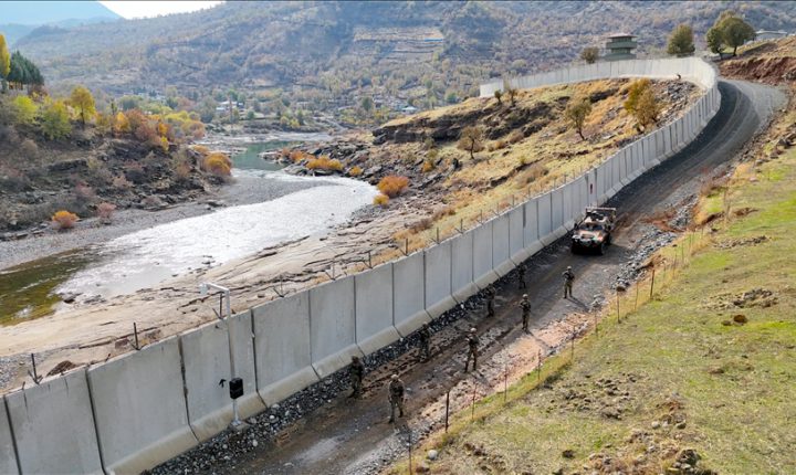 Hakkari’de Irak sınırına 2 bin 152 metre güvenlik duvarı inşa edildi