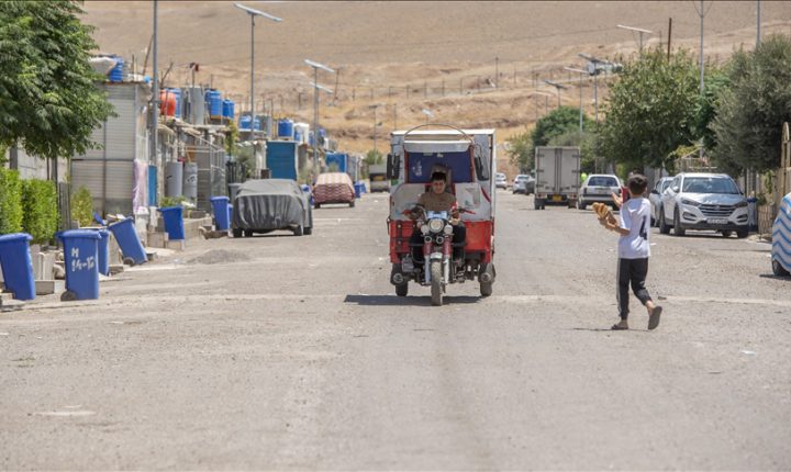 Irak’ta mülteci kampına ait pazar yerinde çıkan yangında 30’dan fazla iş yeri yandı