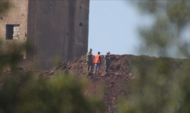 İsrail ordusu Suriye’nin güneyine düzenlediği baskına iki sivili alıkoydu