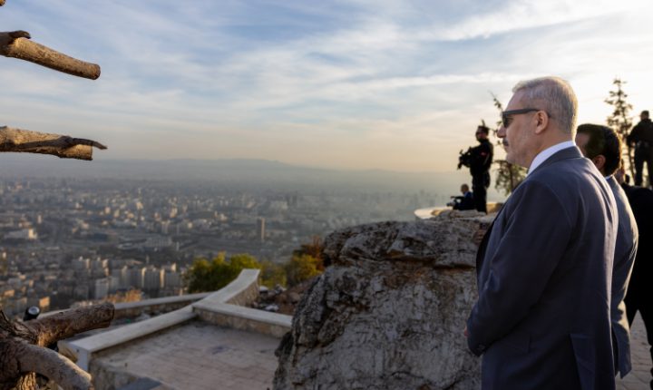 Bakan Fidan, Kasyun Dağı’ndan Şam’ı seyretti