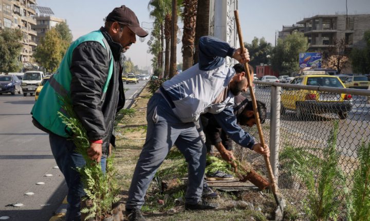Şam’da 10 Bin Fidanla Yeşil Alan Seferberliği