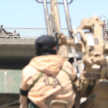 Suriye’nin Suveyda kentinde güvenlik güçleri ile yasa dışı silahlı gruplar arasında çatışma çıktı