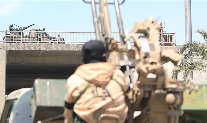 Suriye’nin Suveyda kentinde güvenlik güçleri ile yasa dışı silahlı gruplar arasında çatışma çıktı